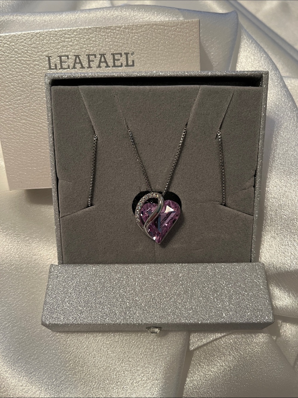 Leafael - Crystal Heart Necklace - Amethyst Color